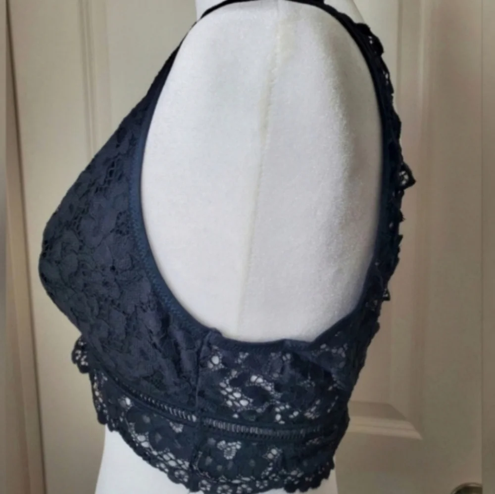 NWOT Plunge Lace Bralette